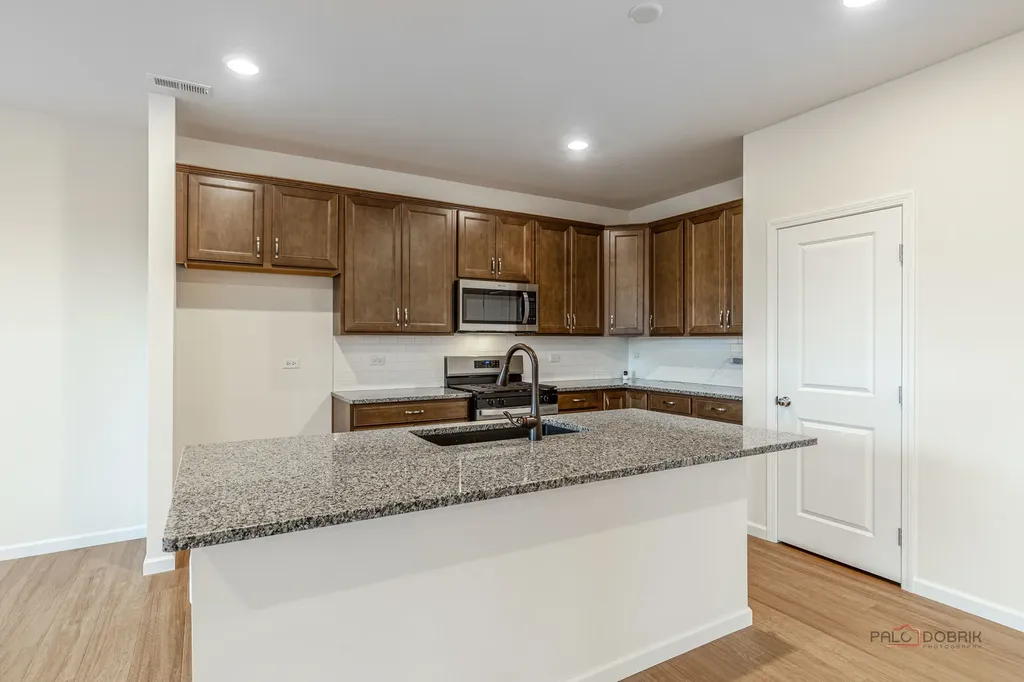 2751 Lawlor Lane Naperville IL 60564