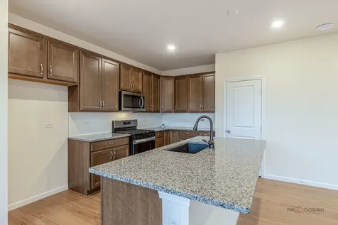2751 Lawlor Lane Naperville IL 60564