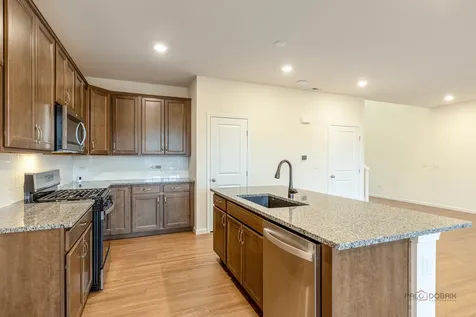 2751 Lawlor Lane Naperville IL 60564