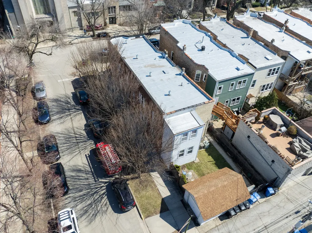 2648 North Francisco Avenue Chicago IL 60647