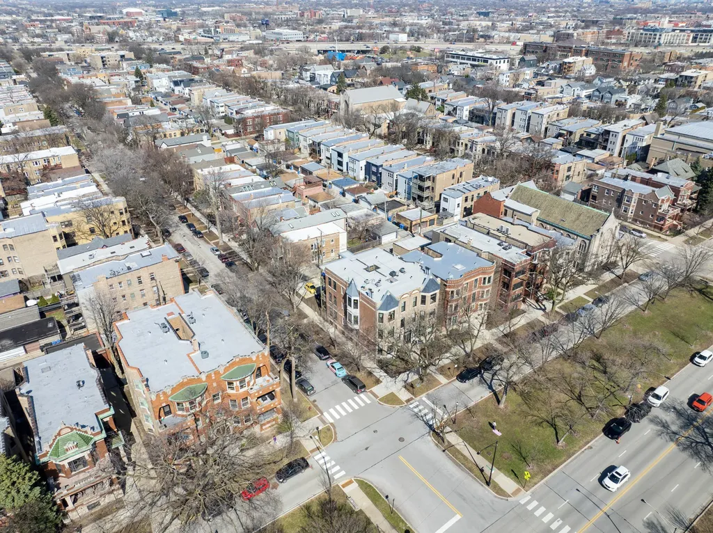 2648 North Francisco Avenue Chicago IL 60647