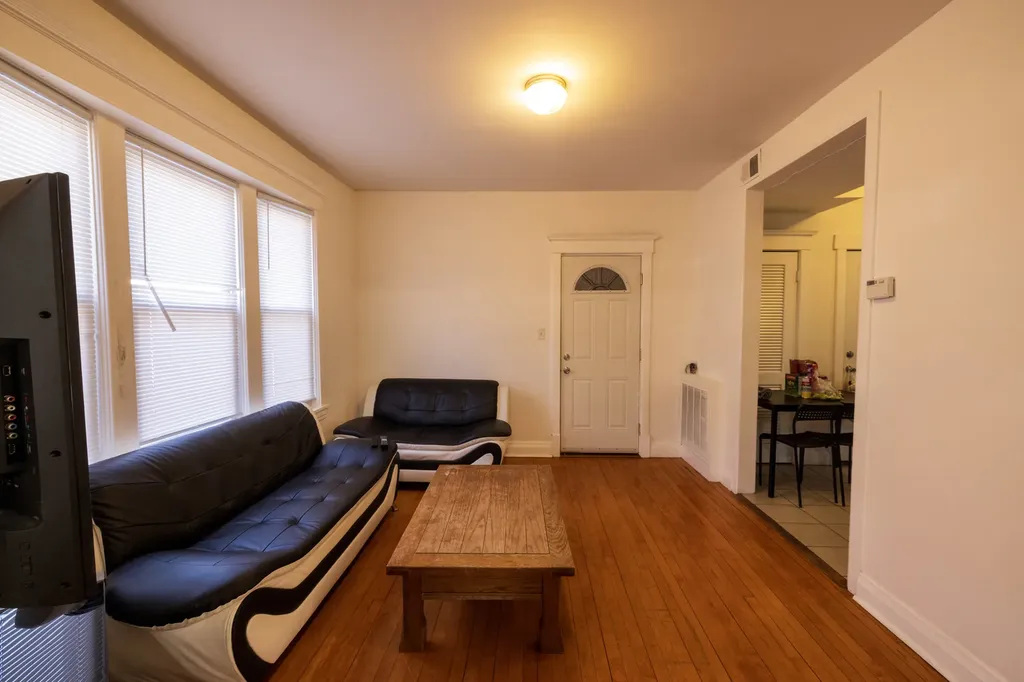 2648 North Francisco Avenue Chicago IL 60647