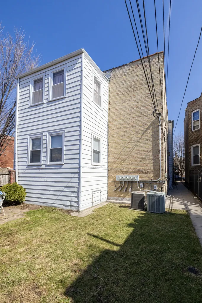 2648 North Francisco Avenue Chicago IL 60647
