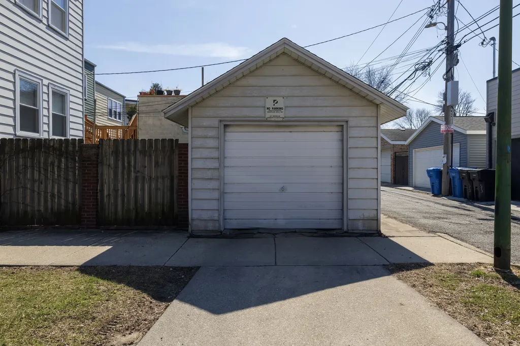 2648 North Francisco Avenue Chicago IL 60647