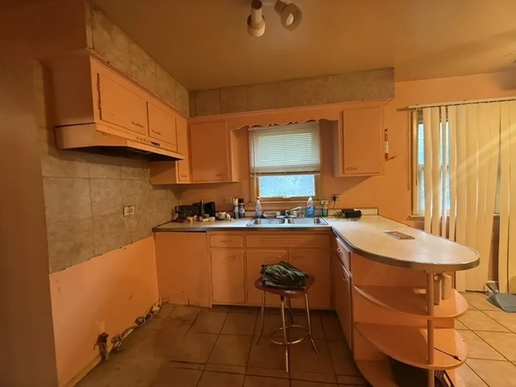 5953 South Throop Street Chicago IL 60636