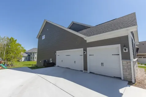 3687 Peregrine Way Elgin IL 60124