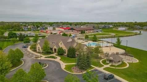 3687 Peregrine Way Elgin IL 60124