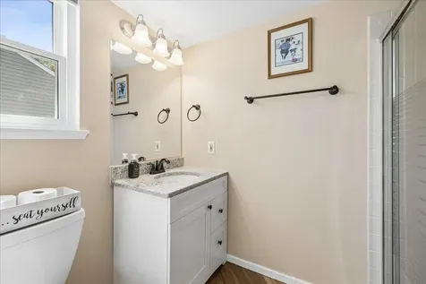 124 South Glenbrook Trail Mchenry IL 60050