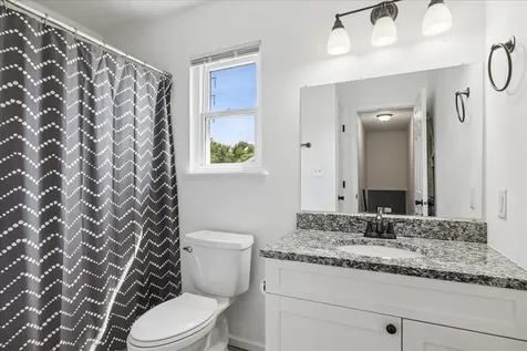 124 South Glenbrook Trail Mchenry IL 60050