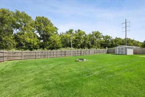 124 South Glenbrook Trail Mchenry IL 60050
