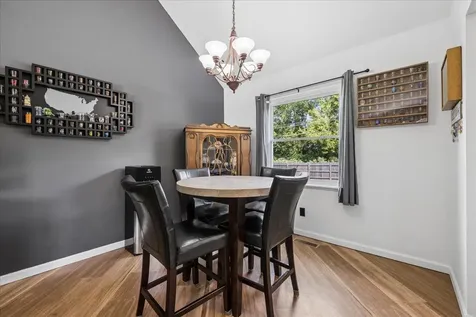 124 South Glenbrook Trail Mchenry IL 60050