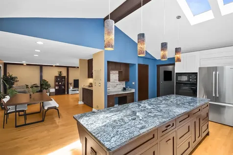 1145 Peregrine Court Palatine IL 60067
