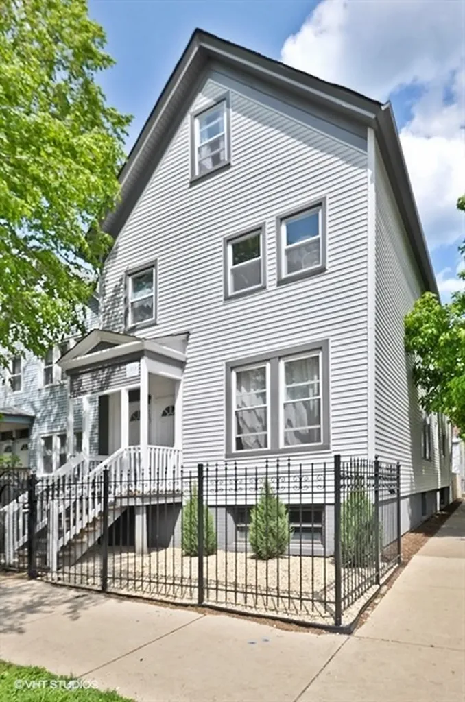1701 North Maplewood Avenue Chicago IL 60647