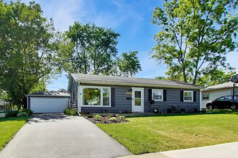 448 North Pershing Avenue Mundelein IL 60060