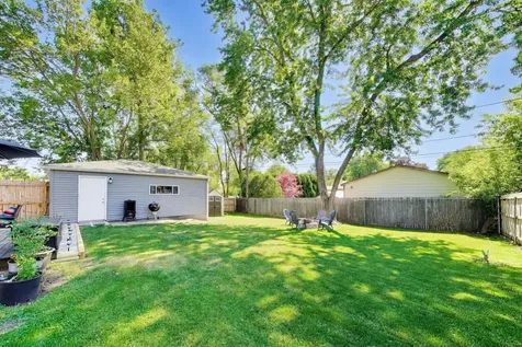 448 North Pershing Avenue Mundelein IL 60060