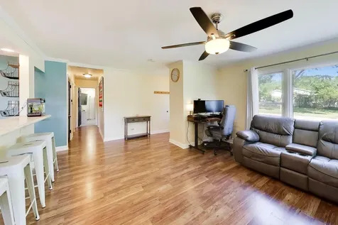 448 North Pershing Avenue Mundelein IL 60060
