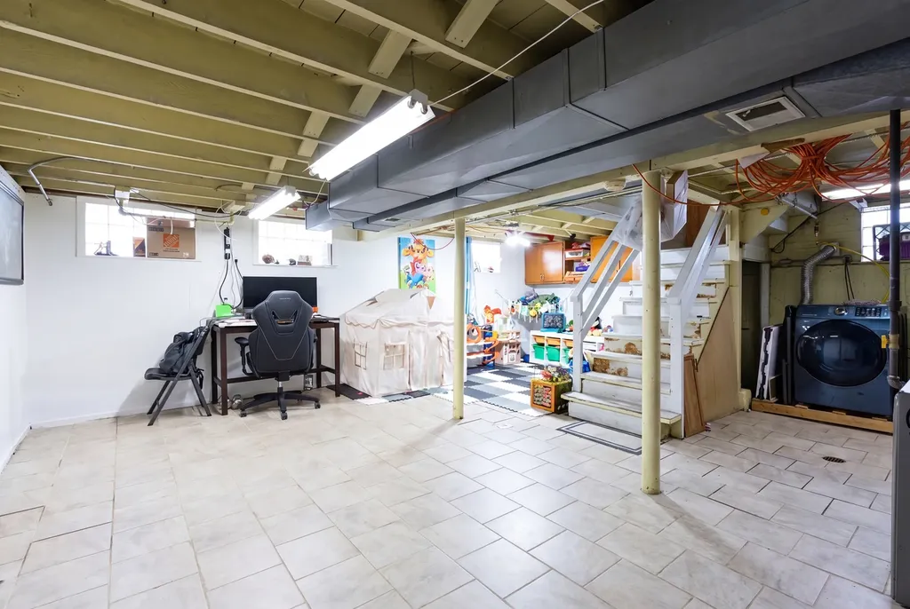 5129 South Menard Avenue Chicago IL 60638