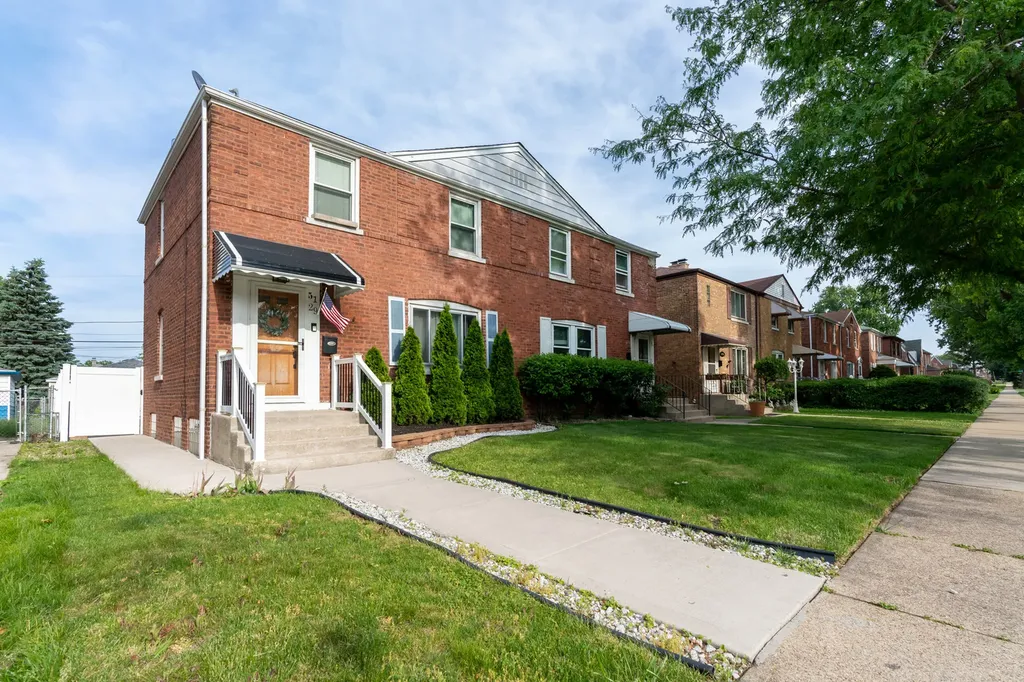 5129 South Menard Avenue Chicago IL 60638