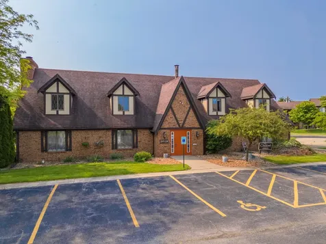 2003 Tracy Drive Bloomington IL 61704