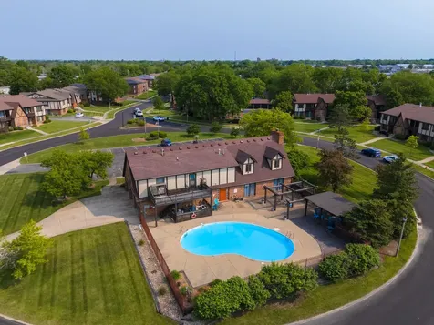 2003 Tracy Drive Bloomington IL 61704