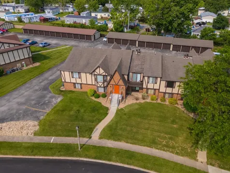 2003 Tracy Drive Bloomington IL 61704