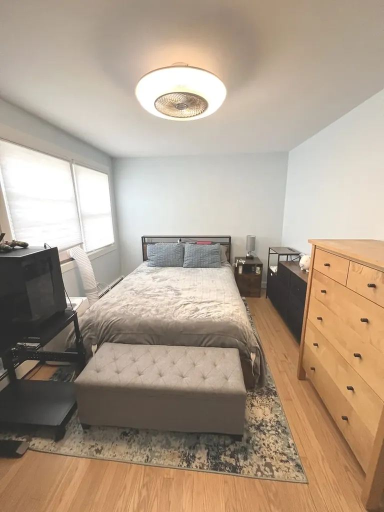 5214 North Potawatomie Avenue Chicago IL 60656