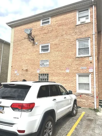 5214 North Potawatomie Avenue Chicago IL 60656