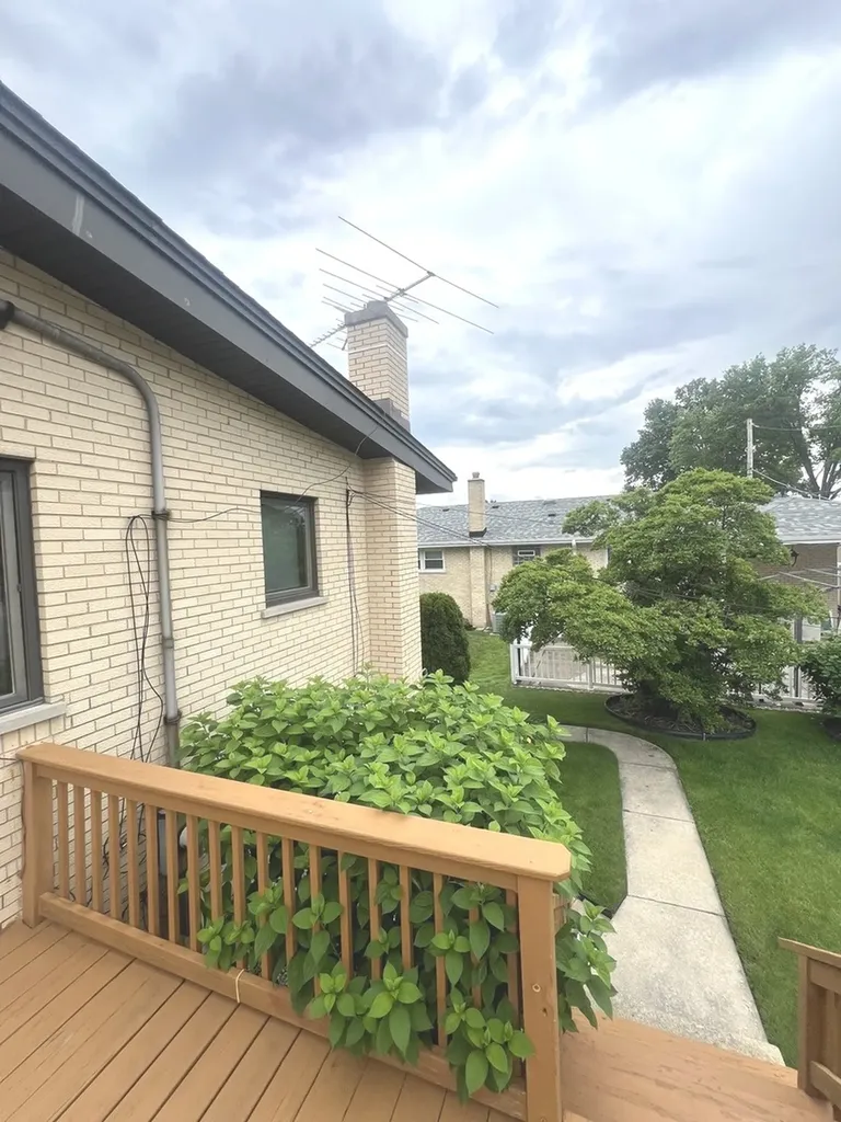 5018 North Olympia Avenue Chicago IL 60656