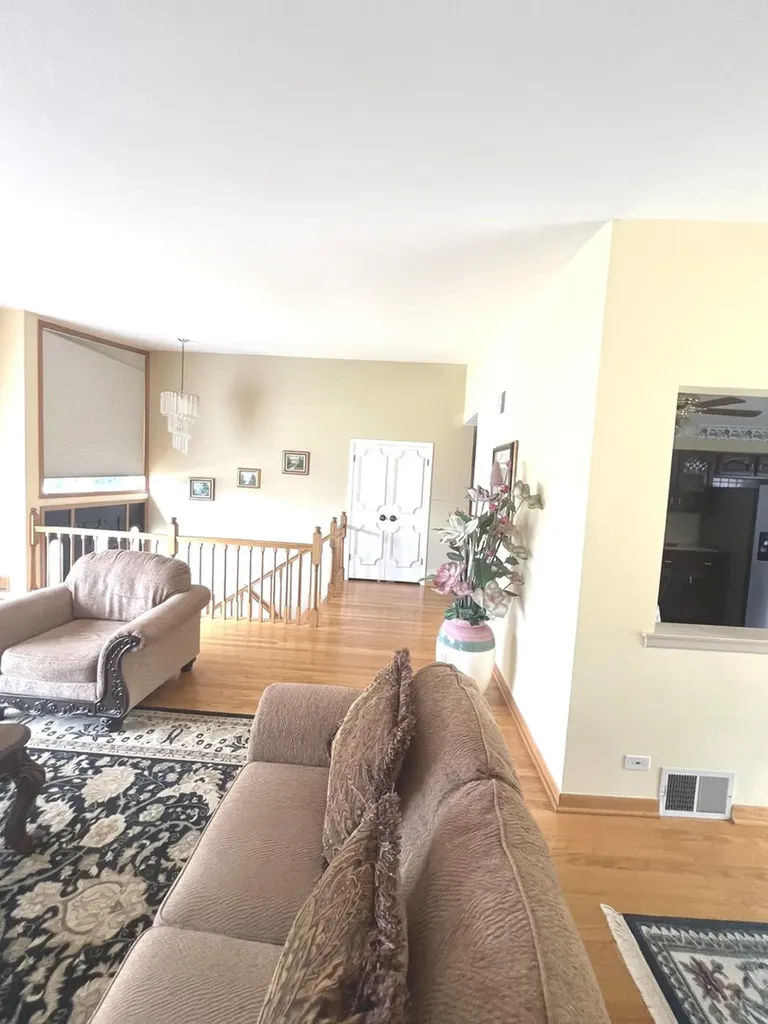 5018 North Olympia Avenue Chicago IL 60656