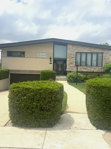 5018 North Olympia Avenue Chicago IL 60656