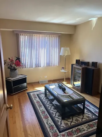 5018 North Olympia Avenue Chicago IL 60656