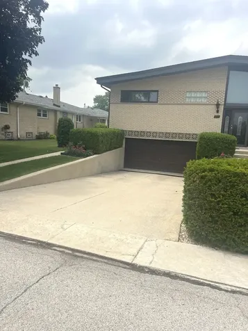 5018 North Olympia Avenue Chicago IL 60656