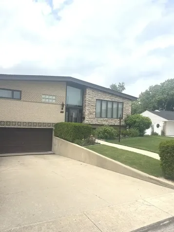 5018 North Olympia Avenue Chicago IL 60656