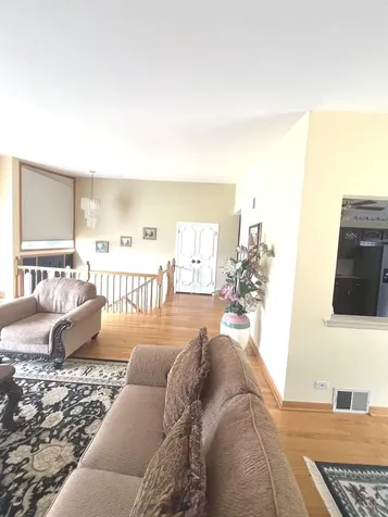 5018 North Olympia Avenue Chicago IL 60656