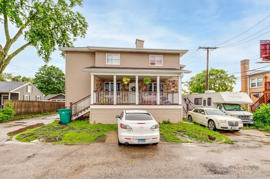 1210 South Lloyd Avenue Lombard IL 60148