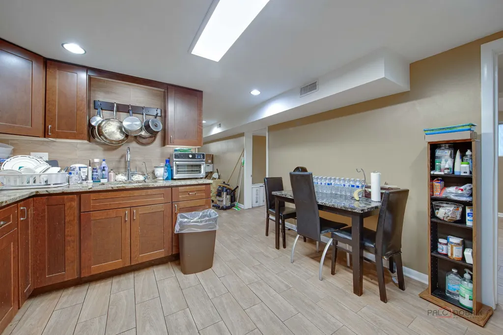 1210 South Lloyd Avenue Lombard IL 60148