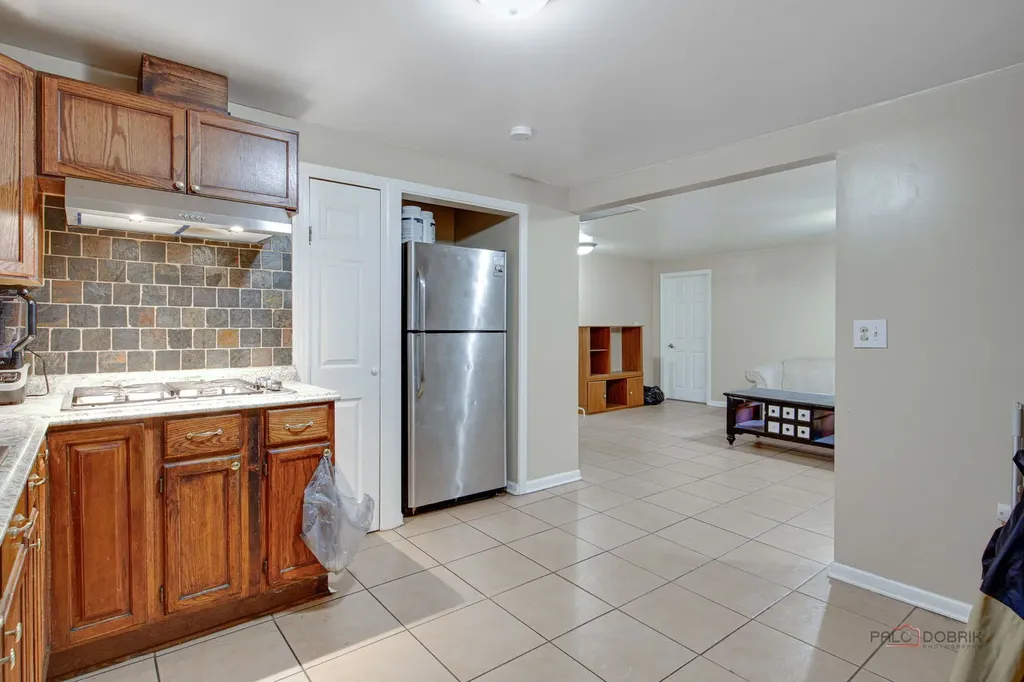 1210 South Lloyd Avenue Lombard IL 60148