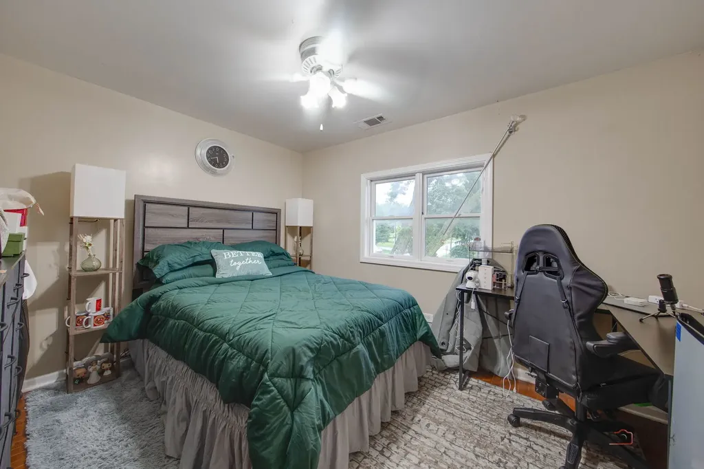 1210 South Lloyd Avenue Lombard IL 60148