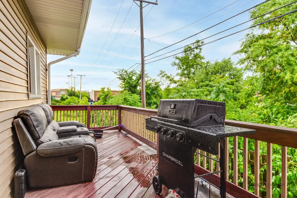 1210 South Lloyd Avenue Lombard IL 60148