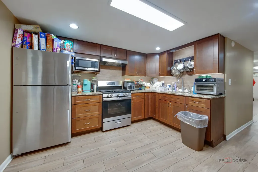 1210 South Lloyd Avenue Lombard IL 60148
