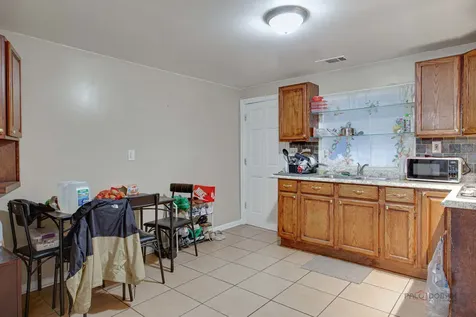 1210 South Lloyd Avenue Lombard IL 60148