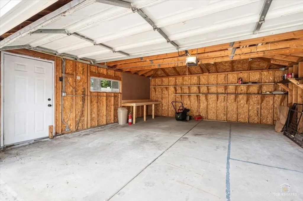 402 North Douglas Avenue Villa Park IL 60181