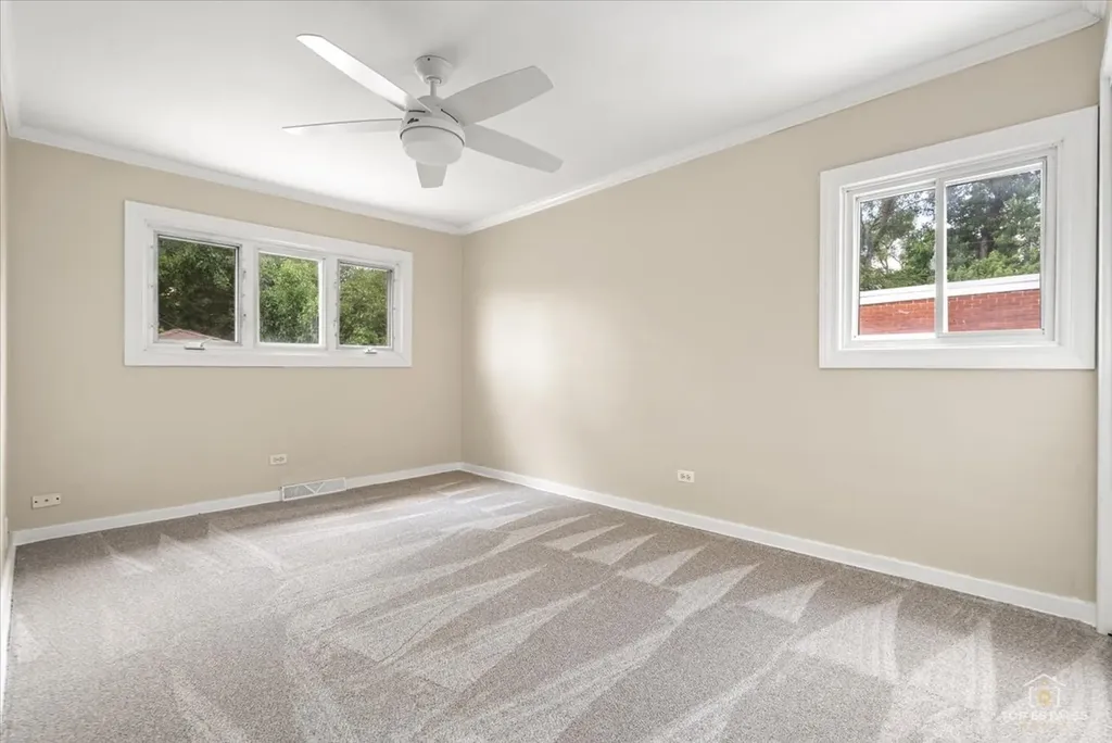 402 North Douglas Avenue Villa Park IL 60181