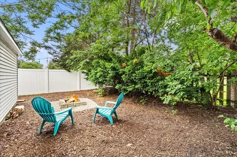 402 North Douglas Avenue Villa Park IL 60181
