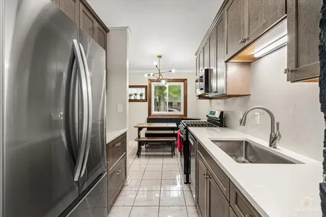 402 North Douglas Avenue Villa Park IL 60181
