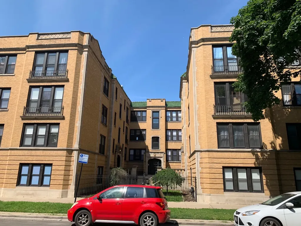 7406 North Damen Avenue Chicago IL 60645