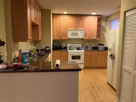 7406 North Damen Avenue Chicago IL 60645