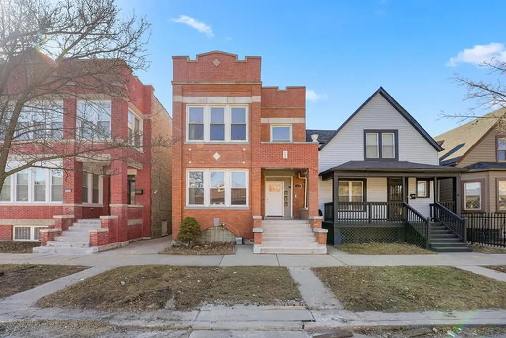 7532 South Champlain Avenue Chicago IL 60619