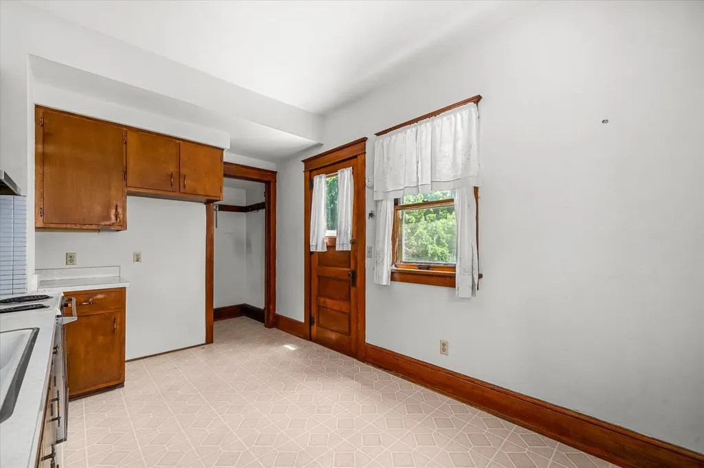 910 Pearl Street Aurora IL 60505