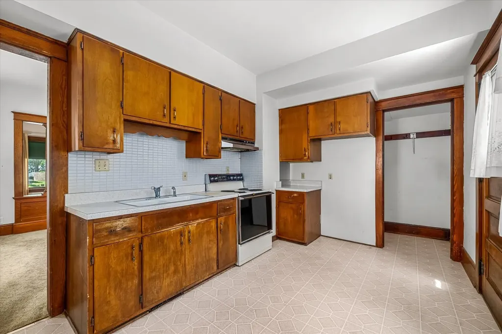 910 Pearl Street Aurora IL 60505
